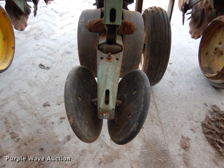 image for item DL4743 John Deere 7000  planter