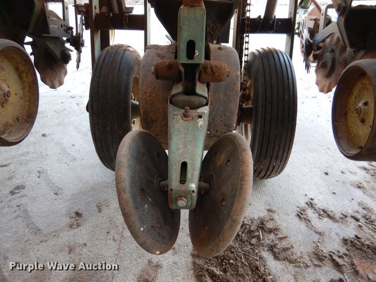 image for item DL4743 John Deere 7000  planter