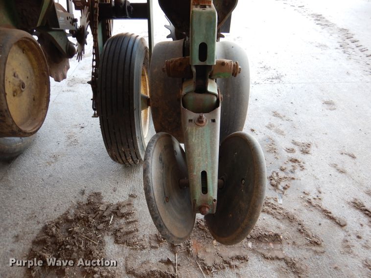 image for item DL4743 John Deere 7000  planter