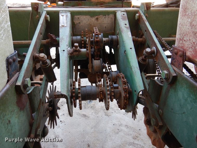 image for item DL4743 John Deere 7000  planter