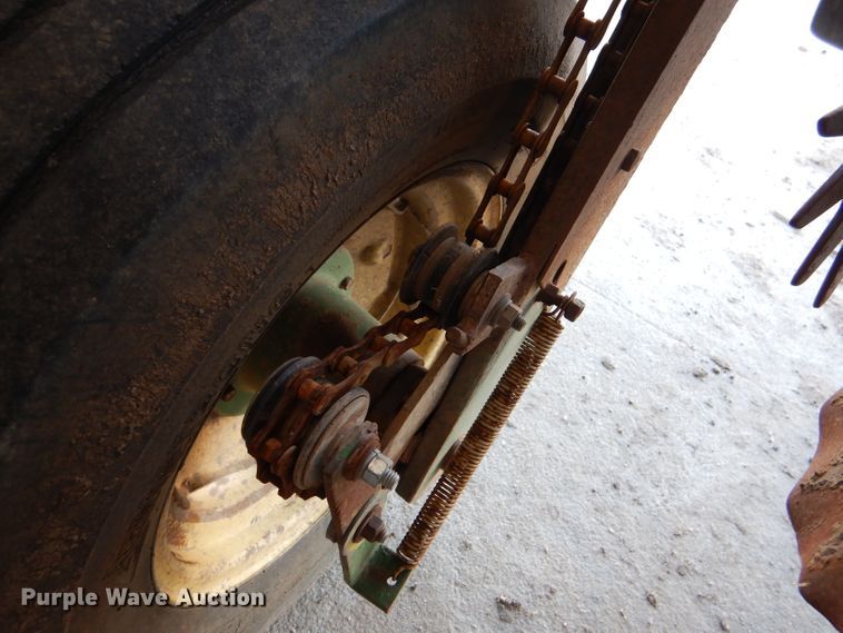 image for item DL4743 John Deere 7000  planter