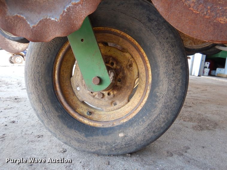 image for item DL4743 John Deere 7000  planter