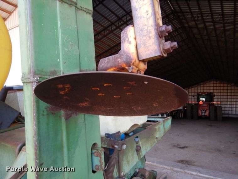 image for item DL4743 John Deere 7000  planter