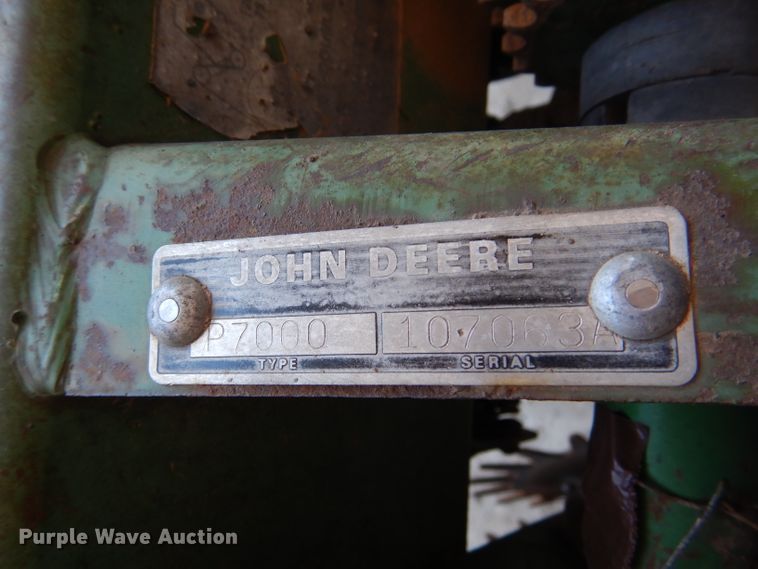 image for item DL4743 John Deere 7000  planter