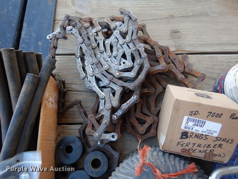 image for item DL4743 John Deere 7000  planter