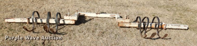 image for item DL4745 Track scratcher