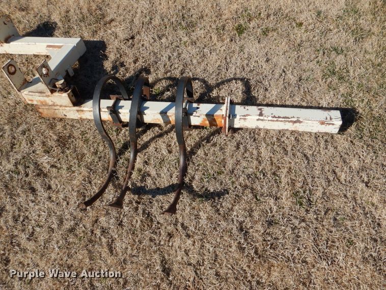 image for item DL4745 Track scratcher