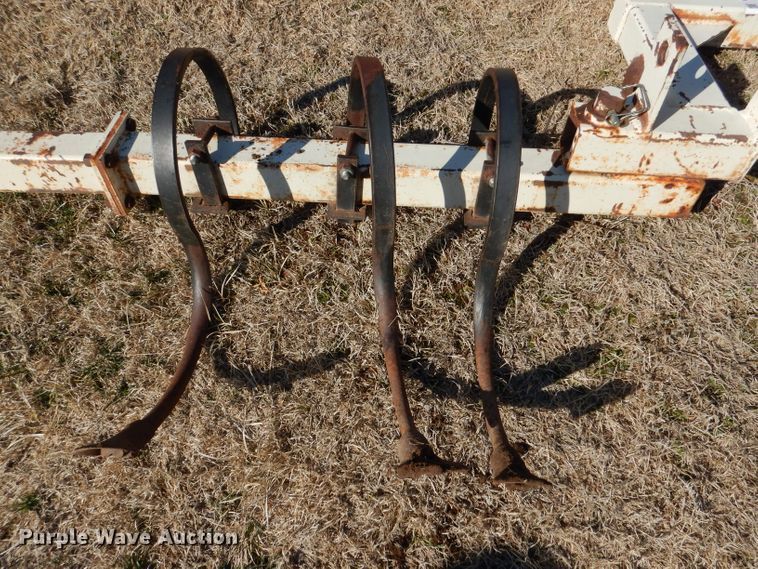 image for item DL4745 Track scratcher