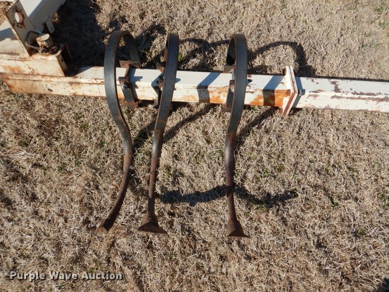 image for item DL4745 Track scratcher