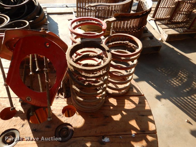 image for item DL4747 Case 1660/1680 parts