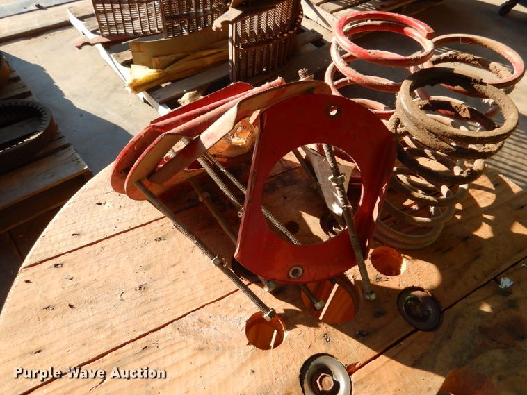 image for item DL4747 Case 1660/1680 parts