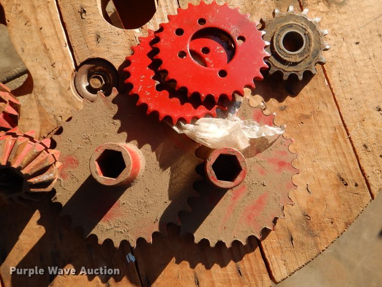 image for item DL4747 Case 1660/1680 parts