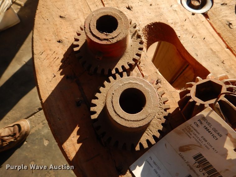 image for item DL4747 Case 1660/1680 parts