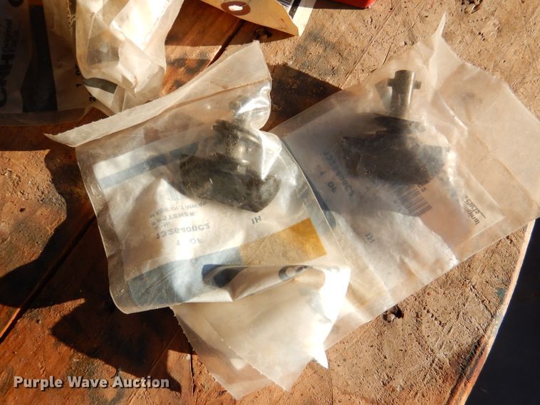 image for item DL4747 Case 1660/1680 parts