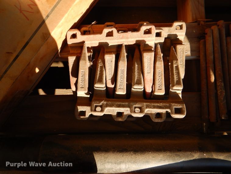 image for item DL4748 Case 1010 header parts