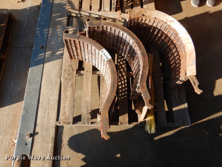 image for item DL4749 Case 1680 concaves