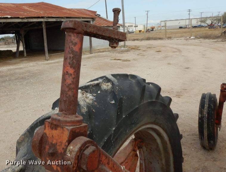 image for item DM2799 1950 J. I. Case VAH  tractor