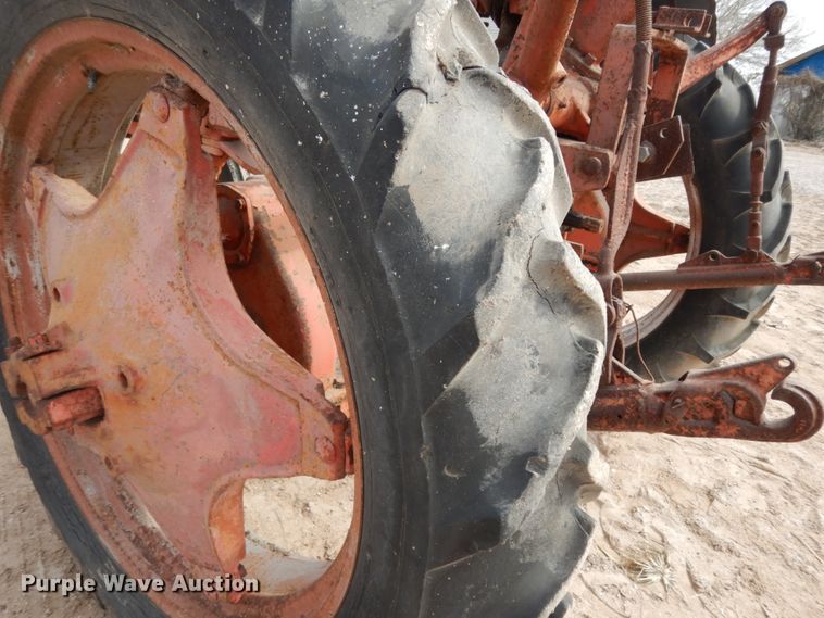 image for item DM2799 1950 J. I. Case VAH  tractor