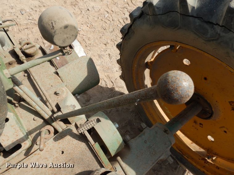 image for item DM2800 1953 John Deere 60  tractor