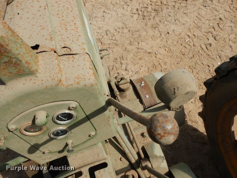 image for item DM2800 1953 John Deere 60  tractor