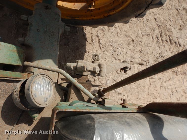 image for item DM2800 1953 John Deere 60  tractor