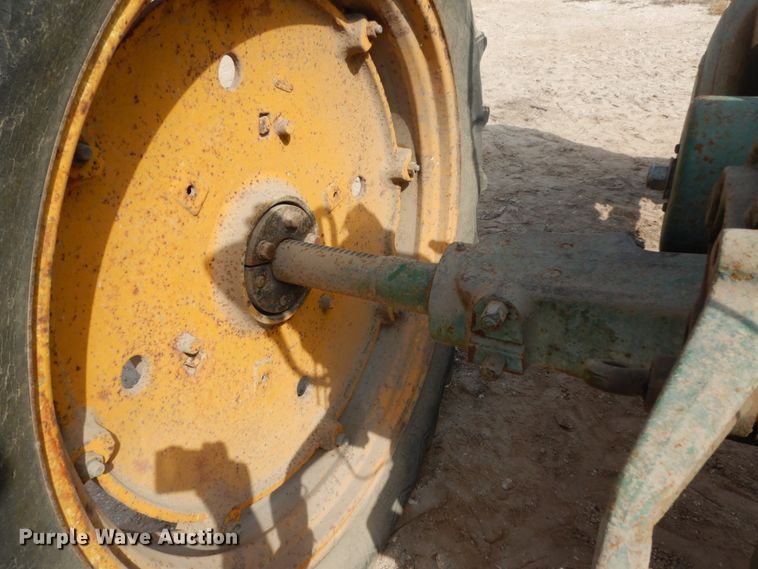 image for item DM2800 1953 John Deere 60  tractor