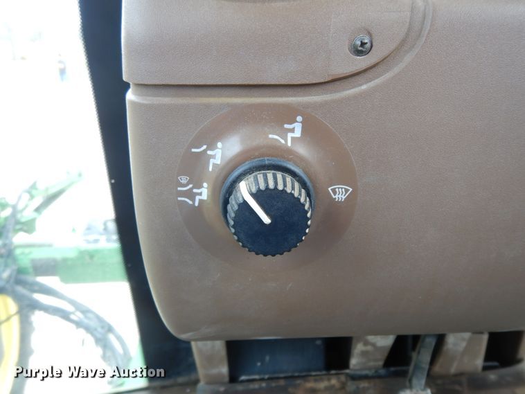 image for item DM2802 2001 John Deere 4710  sprayer