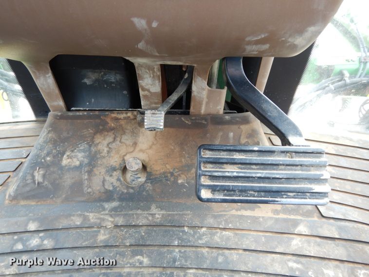 image for item DM2802 2001 John Deere 4710  sprayer