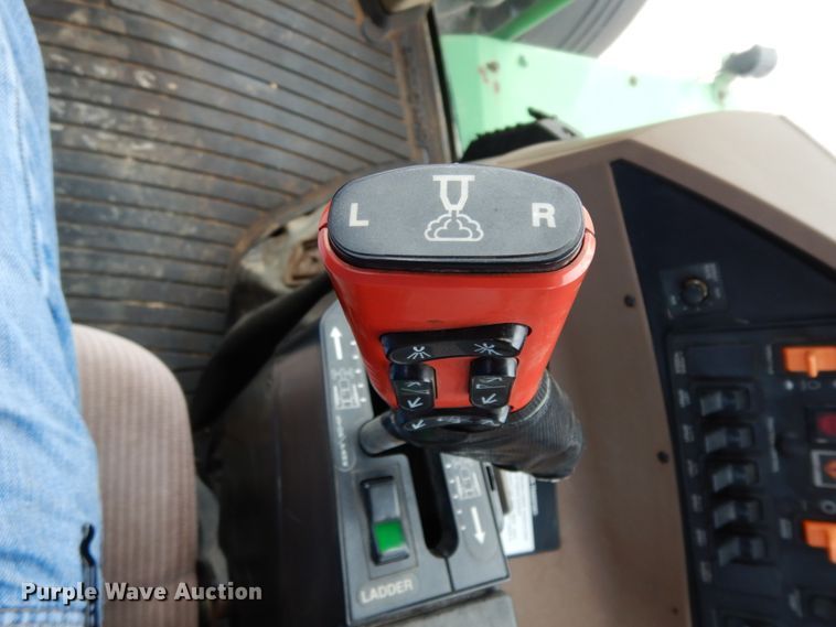 image for item DM2802 2001 John Deere 4710  sprayer