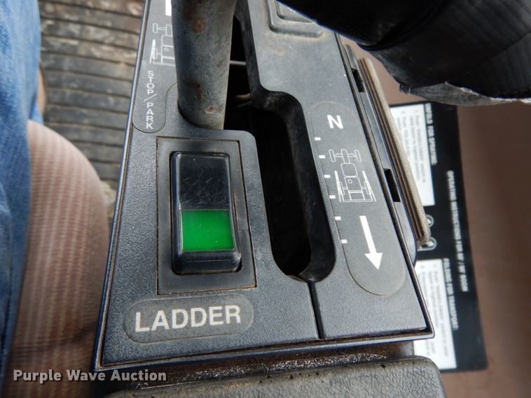 image for item DM2802 2001 John Deere 4710  sprayer