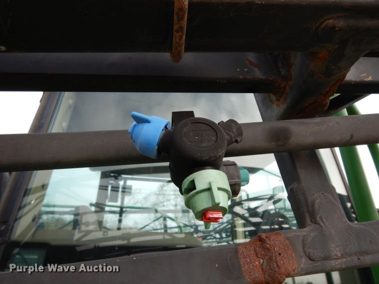 image for item DM2802 2001 John Deere 4710  sprayer