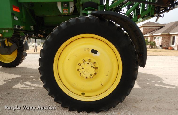 image for item DM2802 2001 John Deere 4710  sprayer