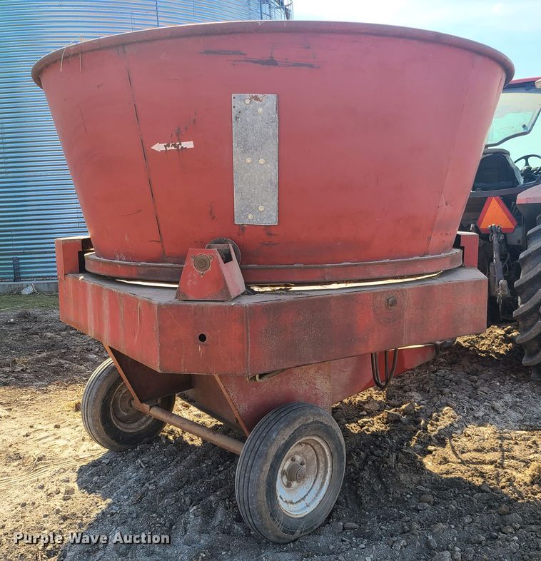 image for item DN6215 Sundance Tubmiller bale processor