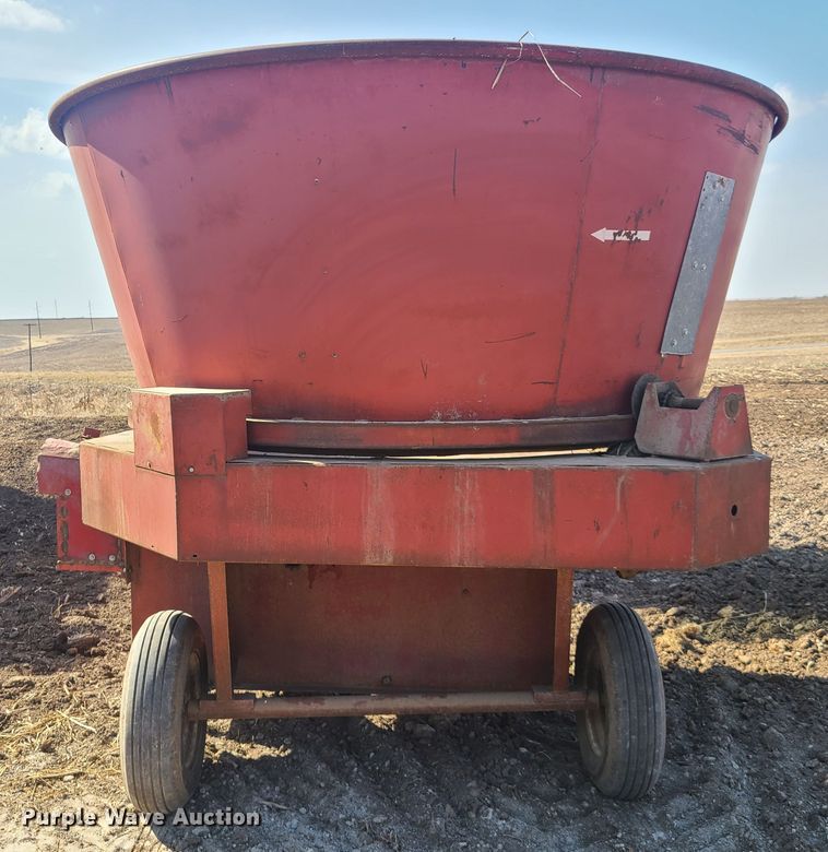 image for item DN6215 Sundance Tubmiller bale processor