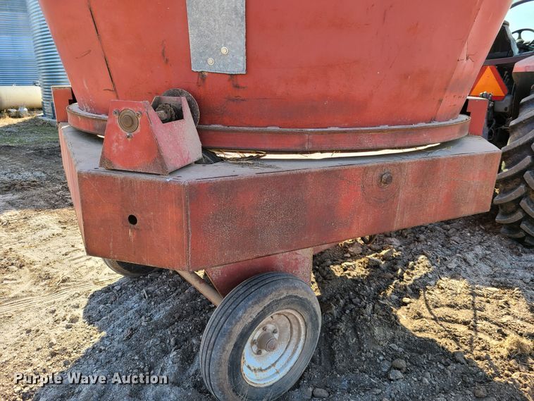 image for item DN6215 Sundance Tubmiller bale processor