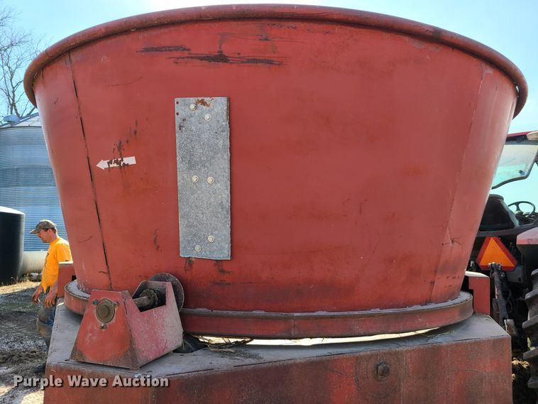 image for item DN6215 Sundance Tubmiller bale processor