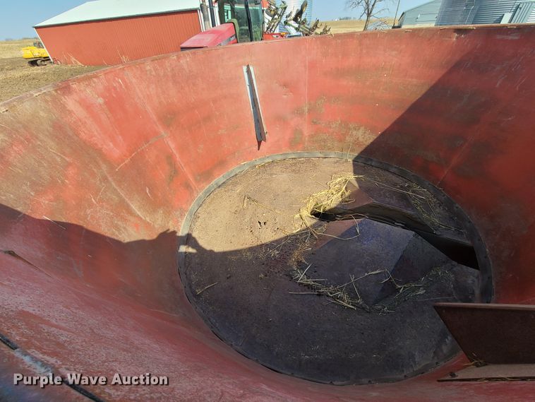 image for item DN6215 Sundance Tubmiller bale processor