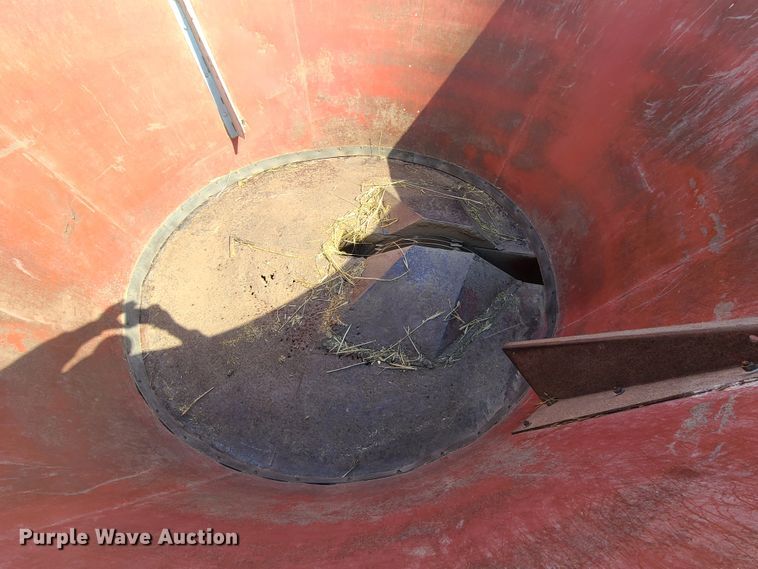 image for item DN6215 Sundance Tubmiller bale processor