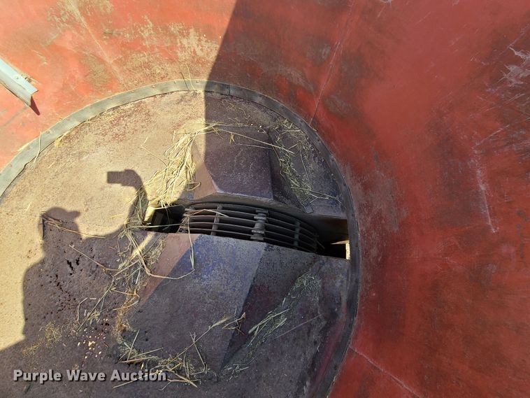 image for item DN6215 Sundance Tubmiller bale processor