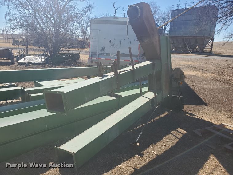 image for item EY9670 Hi-Plains elevator leg