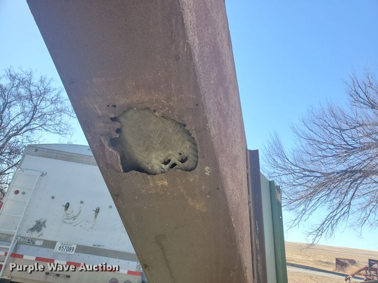 image for item EY9670 Hi-Plains elevator leg