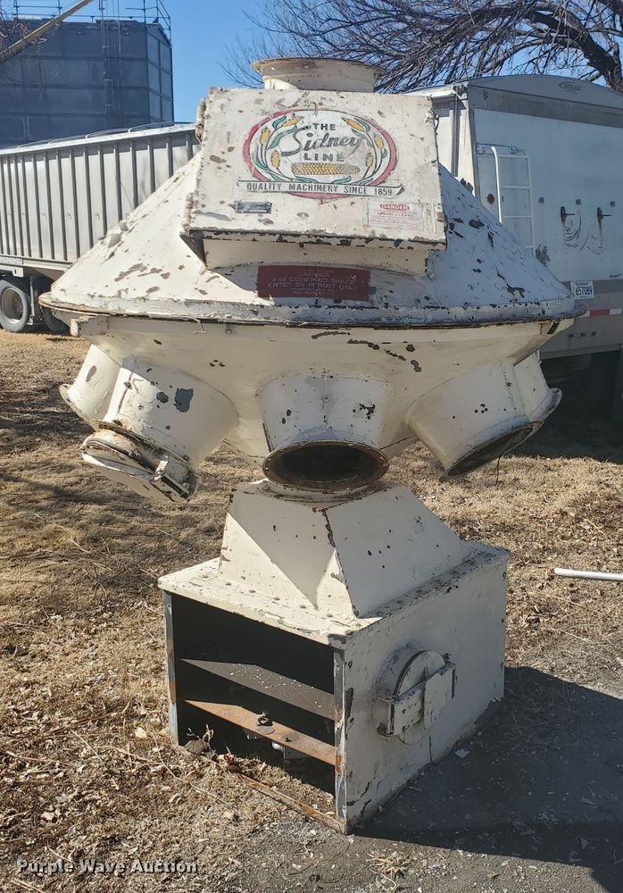 image for item EY9670 Hi-Plains elevator leg