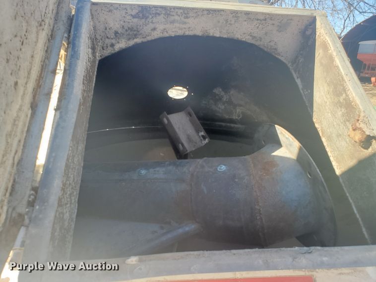 image for item EY9670 Hi-Plains elevator leg