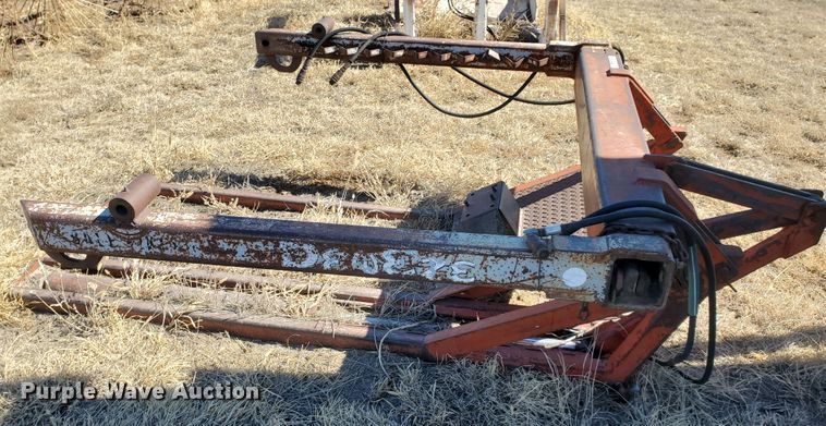 image for item EY9673 DewEze bale carrier