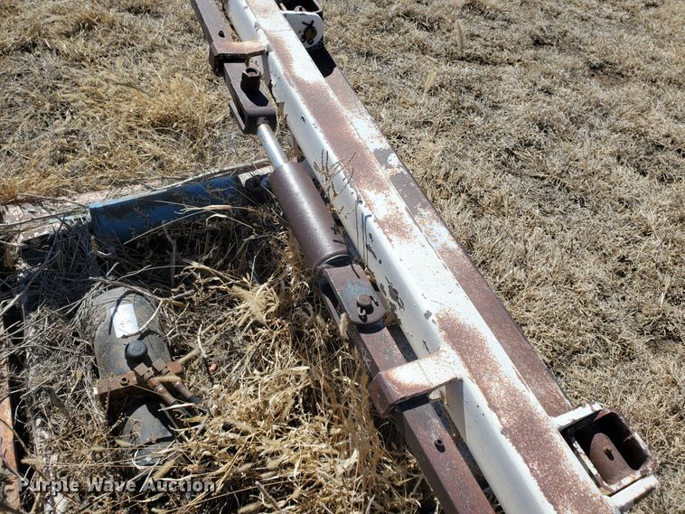 image for item EY9674 Bessler bale carrier