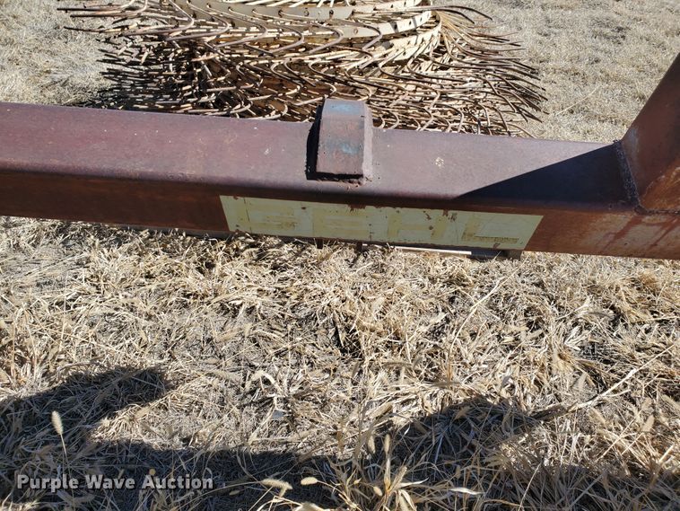 image for item EY9675 Gehl 310 hay rake