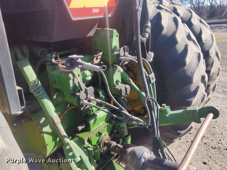 image for item FY9880 2010 John Deere 468  Mega Wide Plus round baler