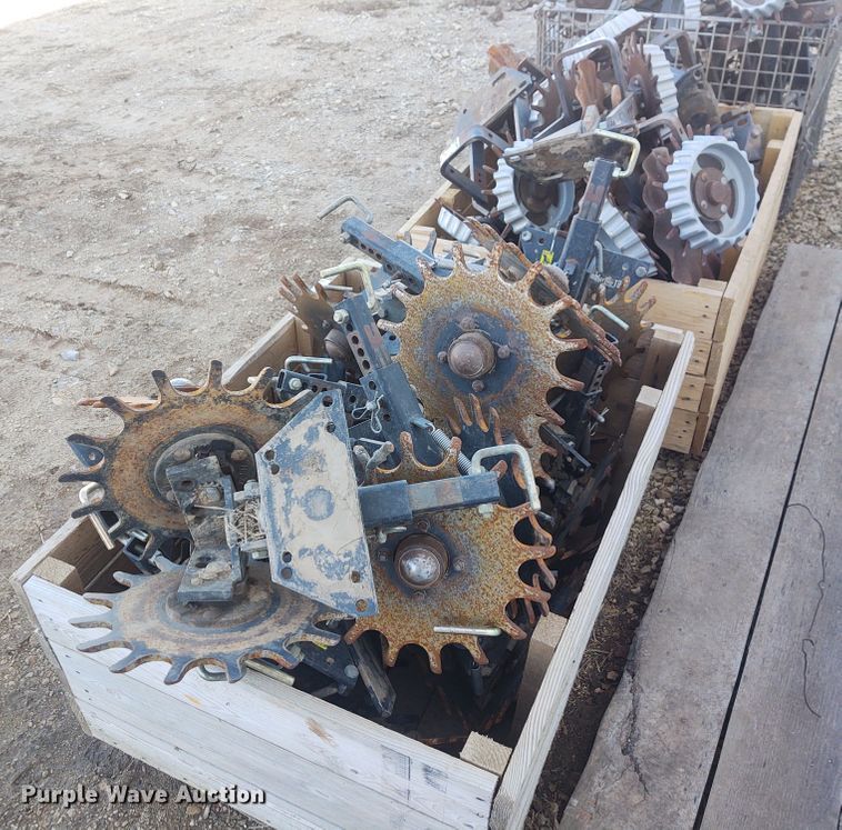 image for item FY9891 (16) Martin-Till row cleaners