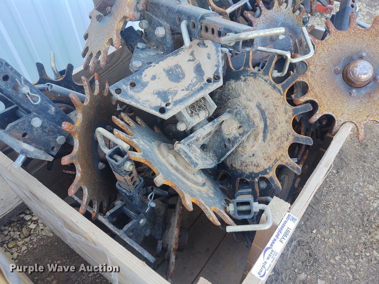 image for item FY9891 (16) Martin-Till row cleaners