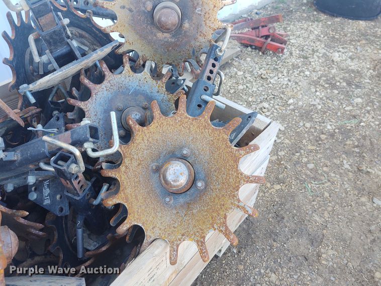 image for item FY9891 (16) Martin-Till row cleaners